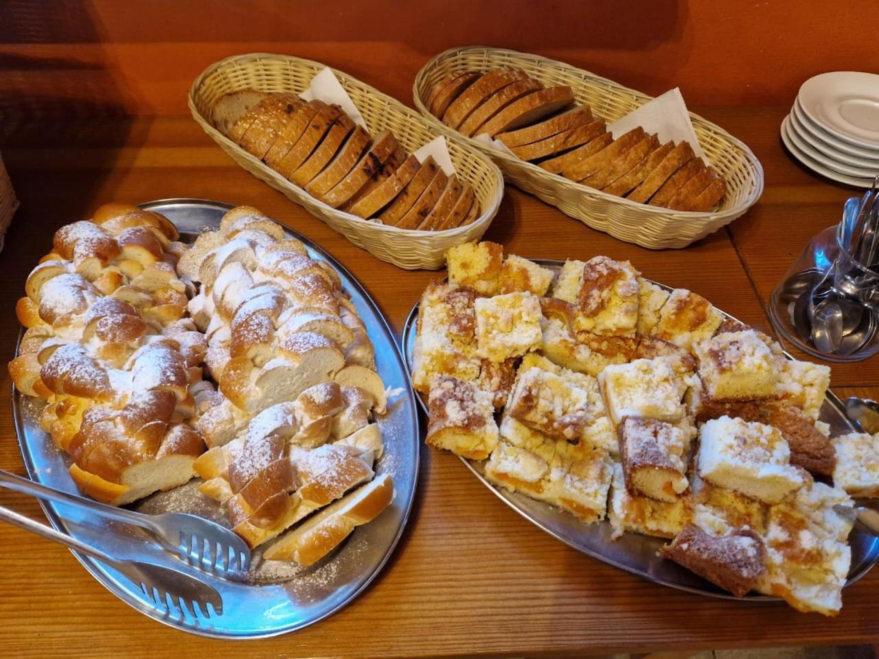 Horsky Snezenka Hotel